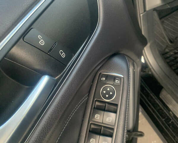 Чорний Мерседес Б-клас, об'ємом двигуна 0 л та пробігом 69 тис. км за 10900 $, фото 7 на Automoto.ua