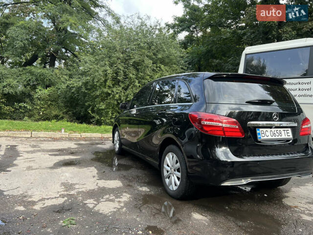 Чорний Мерседес Б-клас, об'ємом двигуна 1.46 л та пробігом 158 тис. км за 14300 $, фото 5 на Automoto.ua