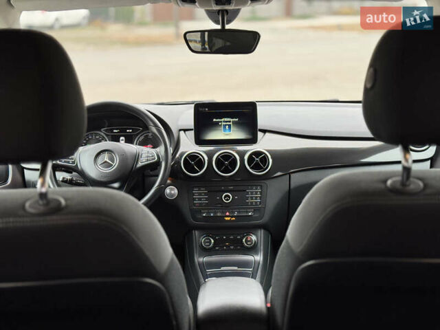 Черный Мерседес Б-класс, объемом двигателя 0 л и пробегом 99 тыс. км за 10500 $, фото 20 на Automoto.ua