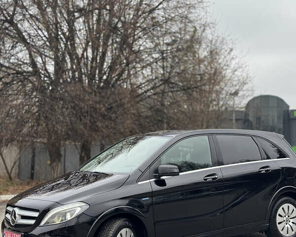 Черный Мерседес Б-класс, объемом двигателя 0 л и пробегом 99 тыс. км за 10500 $, фото 16 на Automoto.ua