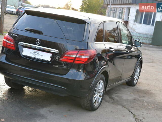 Чорний Мерседес Б-клас, об'ємом двигуна 0 л та пробігом 73 тис. км за 11500 $, фото 6 на Automoto.ua