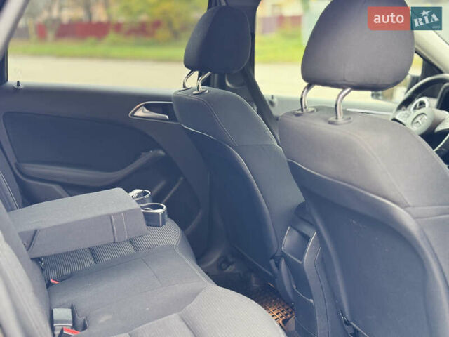 Черный Мерседес Б-класс, объемом двигателя 0 л и пробегом 99 тыс. км за 10500 $, фото 27 на Automoto.ua