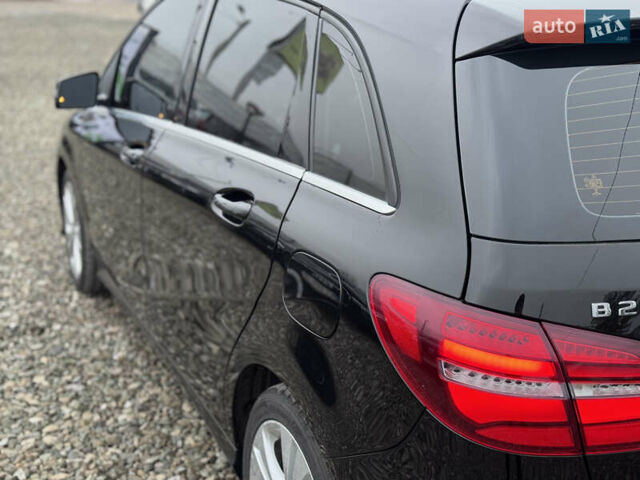 Черный Мерседес Б-класс, объемом двигателя 1.99 л и пробегом 125 тыс. км за 17500 $, фото 9 на Automoto.ua