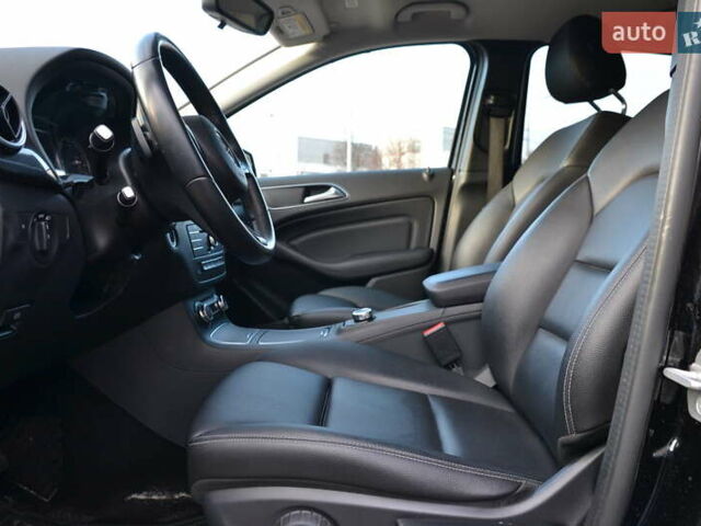 Чорний Мерседес Б-клас, об'ємом двигуна 0 л та пробігом 73 тис. км за 11500 $, фото 16 на Automoto.ua