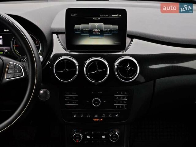 Чорний Мерседес Б-клас, об'ємом двигуна 0 л та пробігом 76 тис. км за 11790 $, фото 17 на Automoto.ua