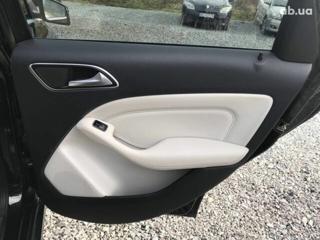 Черный Мерседес Б-класс, объемом двигателя 0 л и пробегом 118 тыс. км за 12490 $, фото 12 на Automoto.ua