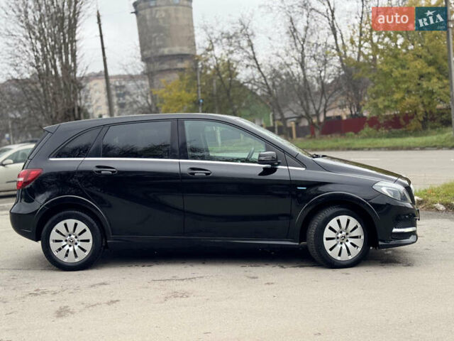 Черный Мерседес Б-класс, объемом двигателя 0 л и пробегом 99 тыс. км за 10500 $, фото 6 на Automoto.ua