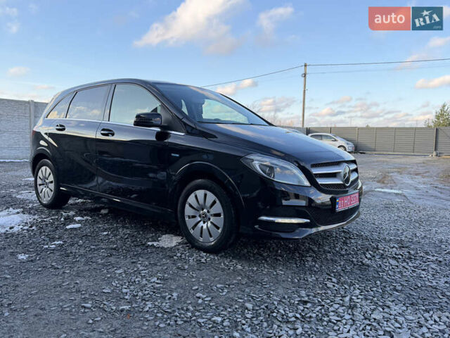 Чорний Мерседес Б-клас, об'ємом двигуна 0 л та пробігом 90 тис. км за 9250 $, фото 5 на Automoto.ua