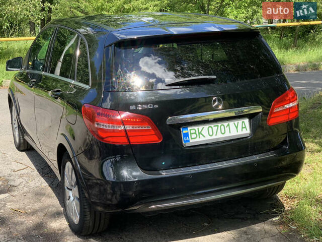 Чорний Мерседес Б-клас, об'ємом двигуна 0 л та пробігом 98 тис. км за 13200 $, фото 6 на Automoto.ua