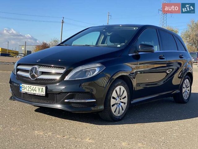 Чорний Мерседес Б-клас, об'ємом двигуна 0 л та пробігом 87 тис. км за 12500 $, фото 1 на Automoto.ua