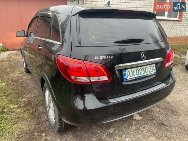 Чорний Мерседес Б-клас, об'ємом двигуна 0 л та пробігом 50 тис. км за 12900 $, фото 7 на Automoto.ua
