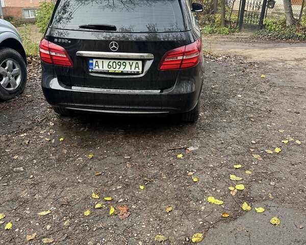 Черный Мерседес Б-класс, объемом двигателя 0 л и пробегом 70 тыс. км за 12000 $, фото 1 на Automoto.ua