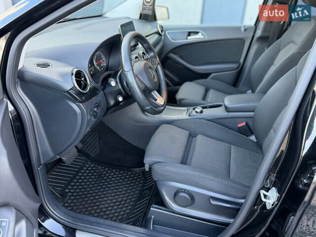 Чорний Мерседес Б-клас, об'ємом двигуна 0 л та пробігом 90 тис. км за 9250 $, фото 9 на Automoto.ua