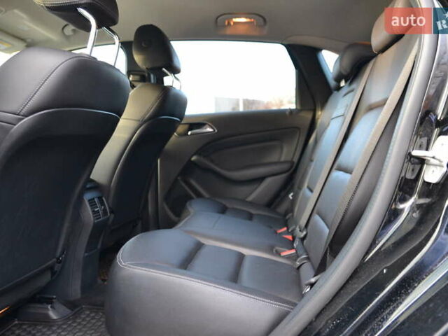 Чорний Мерседес Б-клас, об'ємом двигуна 0 л та пробігом 73 тис. км за 11500 $, фото 19 на Automoto.ua