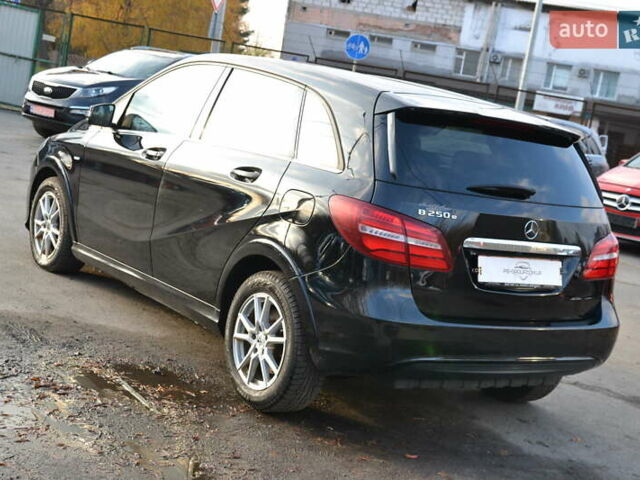 Чорний Мерседес Б-клас, об'ємом двигуна 0 л та пробігом 73 тис. км за 11500 $, фото 9 на Automoto.ua