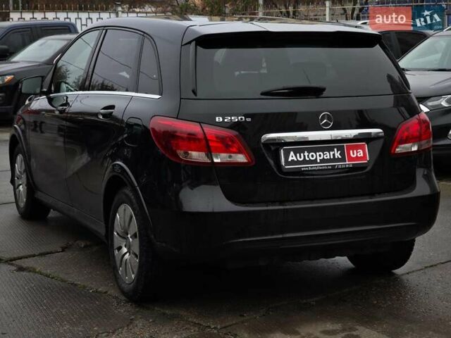 Чорний Мерседес Б-клас, об'ємом двигуна 0 л та пробігом 76 тис. км за 11790 $, фото 9 на Automoto.ua