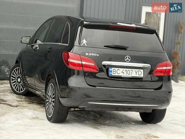 Черный Мерседес Б-класс, объемом двигателя 0 л и пробегом 98 тыс. км за 10200 $, фото 17 на Automoto.ua