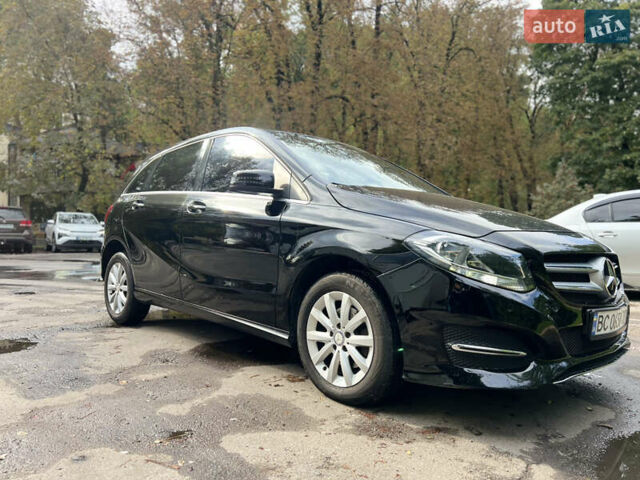 Чорний Мерседес Б-клас, об'ємом двигуна 1.46 л та пробігом 158 тис. км за 14300 $, фото 1 на Automoto.ua