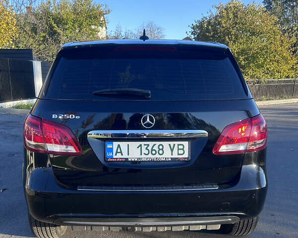 Черный Мерседес Б-класс, объемом двигателя 0 л и пробегом 33 тыс. км за 13500 $, фото 1 на Automoto.ua