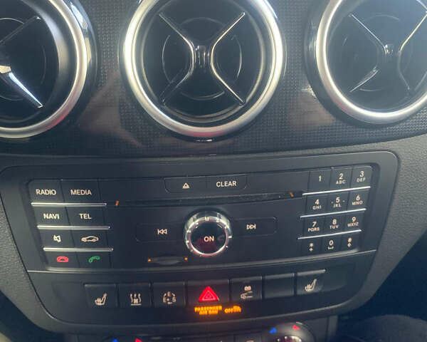 Чорний Мерседес Б-клас, об'ємом двигуна 0 л та пробігом 69 тис. км за 10900 $, фото 12 на Automoto.ua