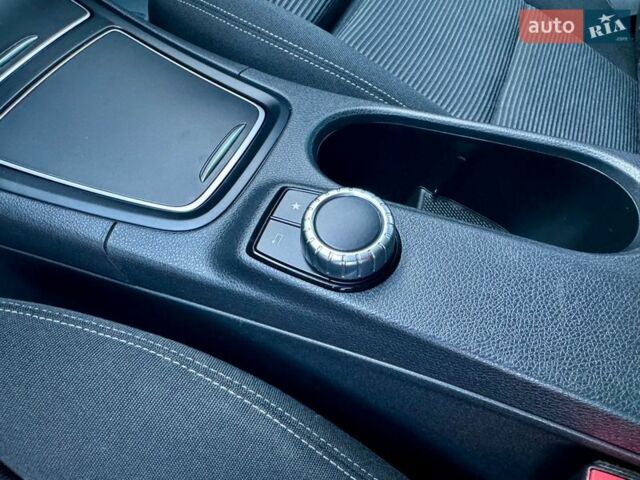 Черный Мерседес Б-класс, объемом двигателя 0 л и пробегом 100 тыс. км за 9250 $, фото 52 на Automoto.ua