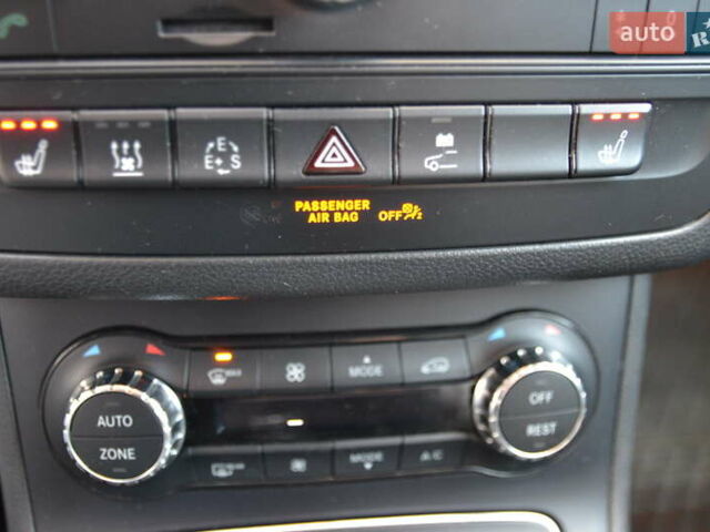 Чорний Мерседес Б-клас, об'ємом двигуна 0 л та пробігом 73 тис. км за 11500 $, фото 32 на Automoto.ua