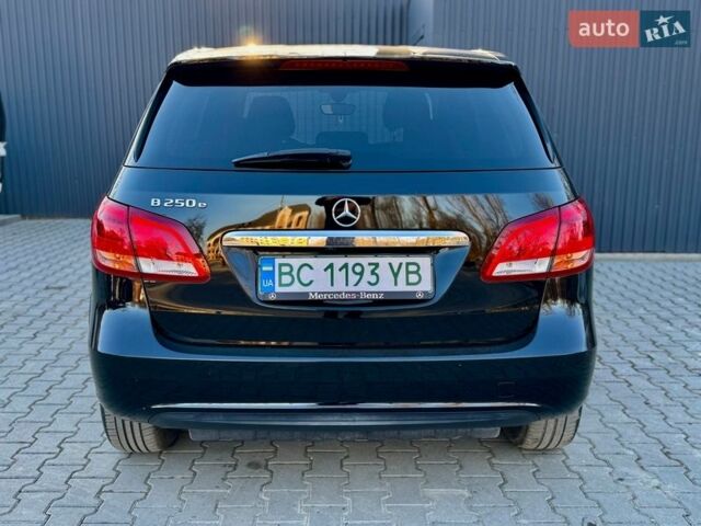 Черный Мерседес Б-класс, объемом двигателя 0 л и пробегом 100 тыс. км за 9250 $, фото 28 на Automoto.ua
