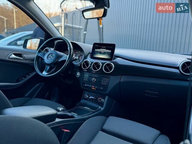 Черный Мерседес Б-класс, объемом двигателя 0 л и пробегом 100 тыс. км за 9250 $, фото 66 на Automoto.ua