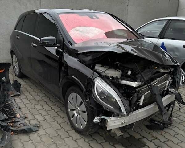 Чорний Мерседес Б-клас, об'ємом двигуна 0 л та пробігом 60 тис. км за 7000 $, фото 5 на Automoto.ua