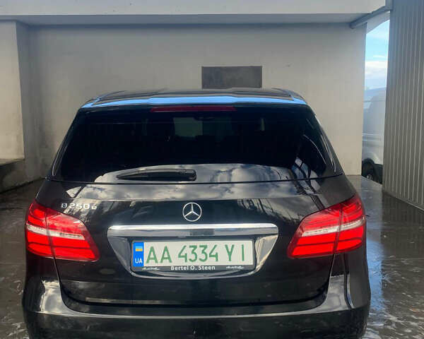 Чорний Мерседес Б-клас, об'ємом двигуна 0 л та пробігом 69 тис. км за 10900 $, фото 2 на Automoto.ua
