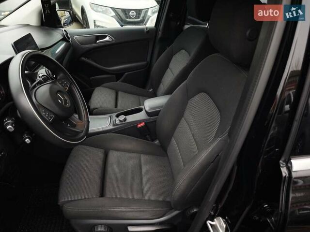 Чорний Мерседес Б-клас, об'ємом двигуна 0 л та пробігом 76 тис. км за 11790 $, фото 19 на Automoto.ua