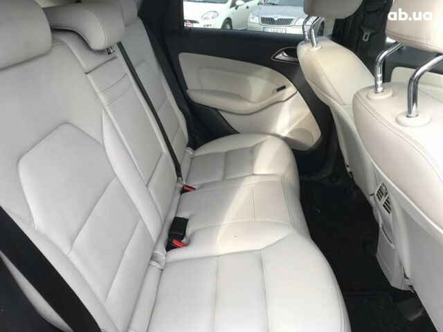 Черный Мерседес Б-класс, объемом двигателя 0 л и пробегом 118 тыс. км за 12490 $, фото 11 на Automoto.ua