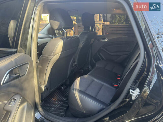 Черный Мерседес Б-класс, объемом двигателя 0 л и пробегом 137 тыс. км за 10350 $, фото 20 на Automoto.ua