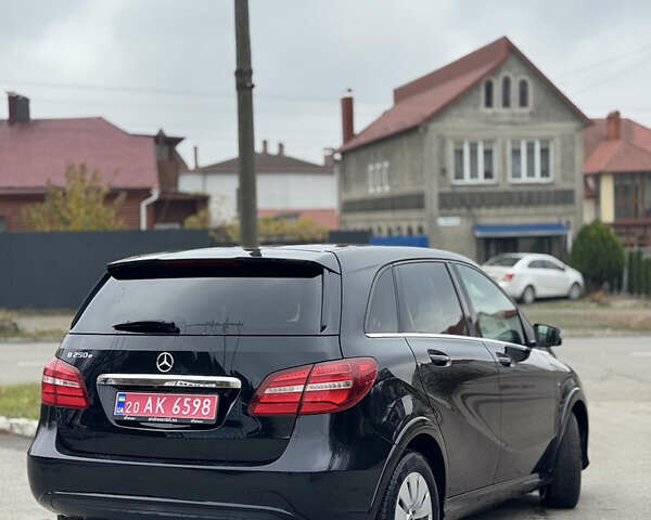 Черный Мерседес Б-класс, объемом двигателя 0 л и пробегом 99 тыс. км за 10500 $, фото 10 на Automoto.ua