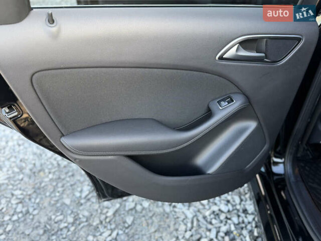 Чорний Мерседес Б-клас, об'ємом двигуна 0 л та пробігом 90 тис. км за 9250 $, фото 22 на Automoto.ua