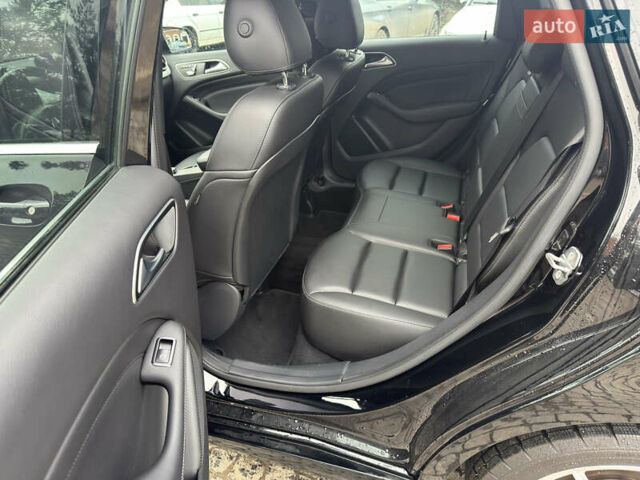 Черный Мерседес Б-класс, объемом двигателя 2 л и пробегом 90 тыс. км за 16900 $, фото 13 на Automoto.ua