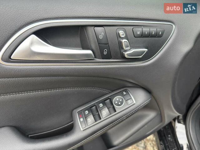 Черный Мерседес Б-класс, объемом двигателя 2 л и пробегом 90 тыс. км за 16900 $, фото 26 на Automoto.ua