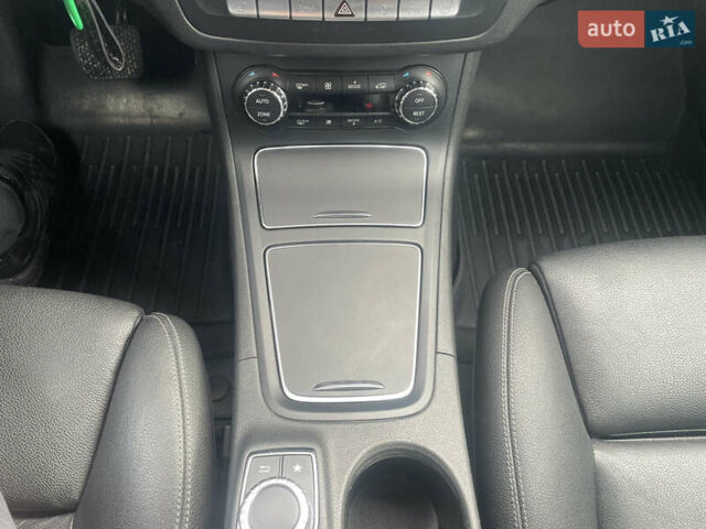 Черный Мерседес Б-класс, объемом двигателя 2.14 л и пробегом 251 тыс. км за 13500 $, фото 12 на Automoto.ua