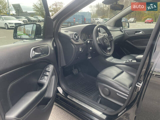 Черный Мерседес Б-класс, объемом двигателя 2.14 л и пробегом 251 тыс. км за 13500 $, фото 17 на Automoto.ua