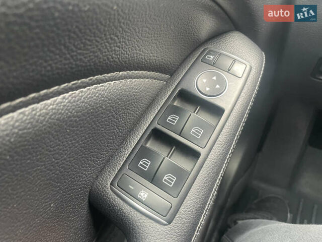 Черный Мерседес Б-класс, объемом двигателя 2.14 л и пробегом 251 тыс. км за 13500 $, фото 13 на Automoto.ua