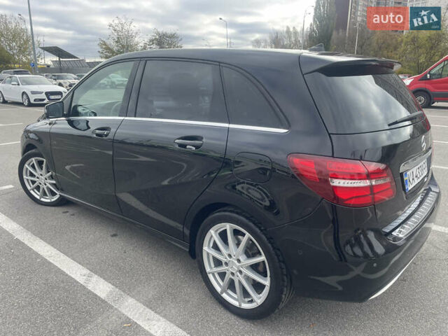 Черный Мерседес Б-класс, объемом двигателя 2.14 л и пробегом 251 тыс. км за 13500 $, фото 4 на Automoto.ua
