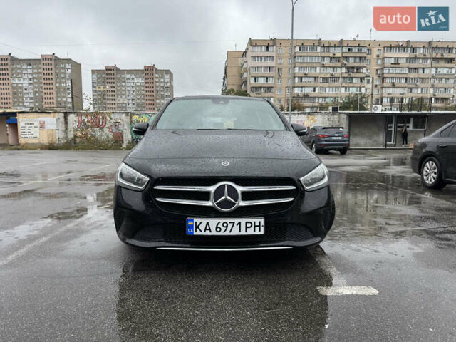 Черный Мерседес Б-класс, объемом двигателя 1.5 л и пробегом 142 тыс. км за 19950 $, фото 1 на Automoto.ua