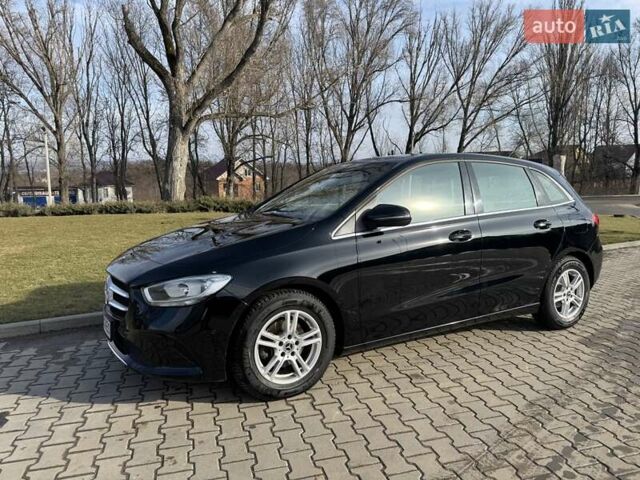 Чорний Мерседес Б-клас, об'ємом двигуна 1.46 л та пробігом 186 тис. км за 24500 $, фото 1 на Automoto.ua