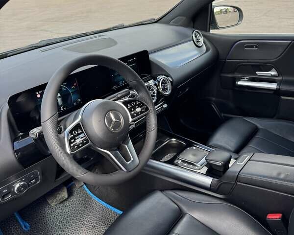 Черный Мерседес Б-класс, объемом двигателя 1.33 л и пробегом 200 тыс. км за 19900 $, фото 4 на Automoto.ua