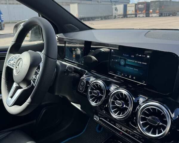 Черный Мерседес Б-класс, объемом двигателя 1.33 л и пробегом 200 тыс. км за 19900 $, фото 9 на Automoto.ua