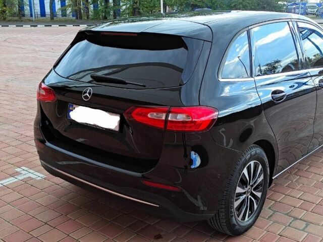 Чорний Мерседес Б-клас, об'ємом двигуна 2 л та пробігом 140 тис. км за 19800 $, фото 5 на Automoto.ua