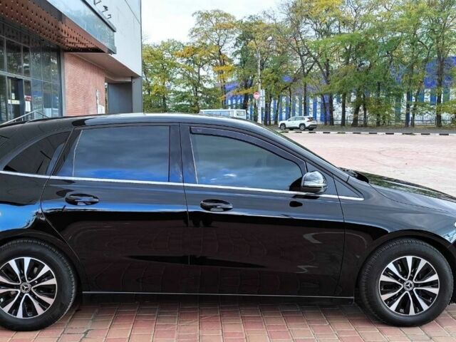 Чорний Мерседес Б-клас, об'ємом двигуна 2 л та пробігом 140 тис. км за 19800 $, фото 6 на Automoto.ua