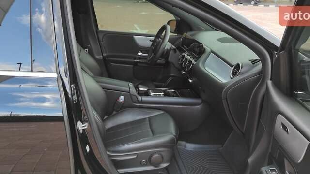 Чорний Мерседес Б-клас, об'ємом двигуна 2 л та пробігом 140 тис. км за 19800 $, фото 5 на Automoto.ua