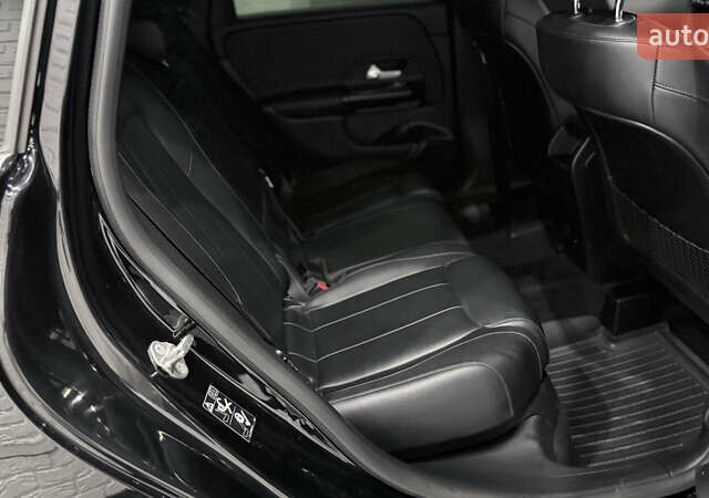 Чорний Мерседес Б-клас, об'ємом двигуна 1.95 л та пробігом 141 тис. км за 23500 $, фото 57 на Automoto.ua