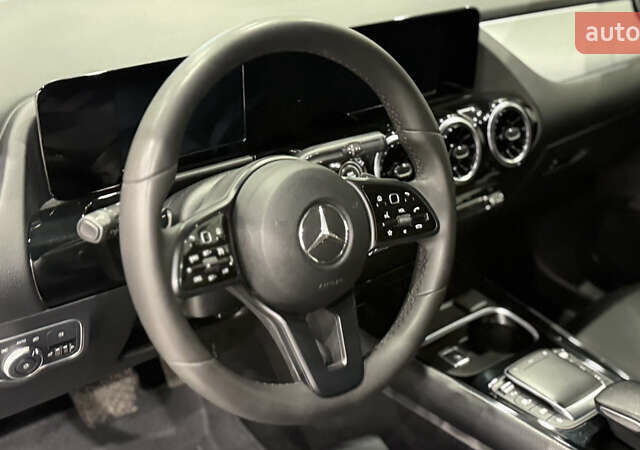 Чорний Мерседес Б-клас, об'ємом двигуна 1.95 л та пробігом 141 тис. км за 23500 $, фото 94 на Automoto.ua